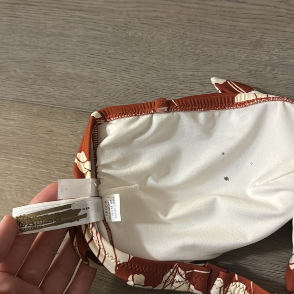 NWOT! GAP Ivory and Burgundy Floral Bunny-Tie Bandeau Bikini Top - Large 💎 - Picture 5 of 5